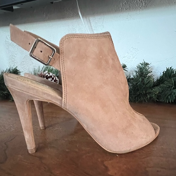 Vince Camuto Catina Sandals - Picture 8 of 8